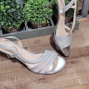 Nina peep Toe Elegant Glittery Heels, Womens 9 Metallic, Ankle Strap